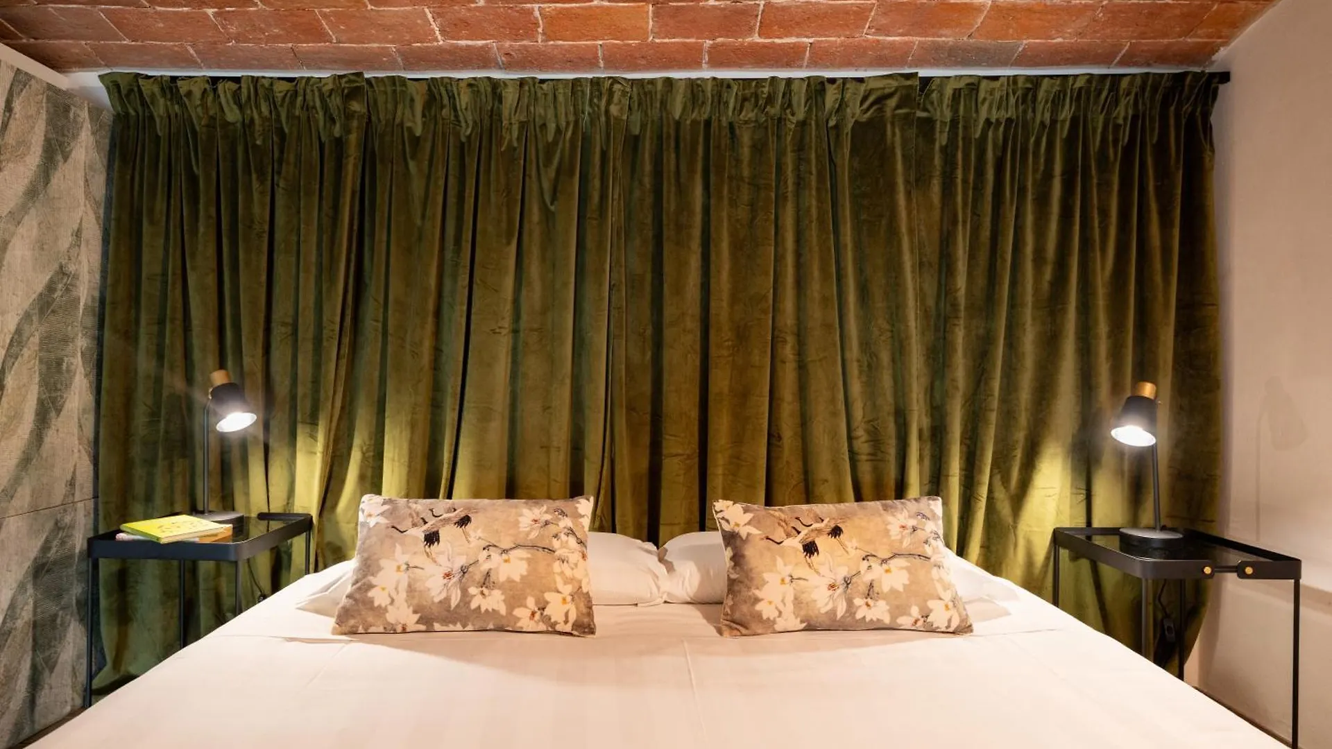 Metropolitan Loft: Florence City Center Base with Local Charm