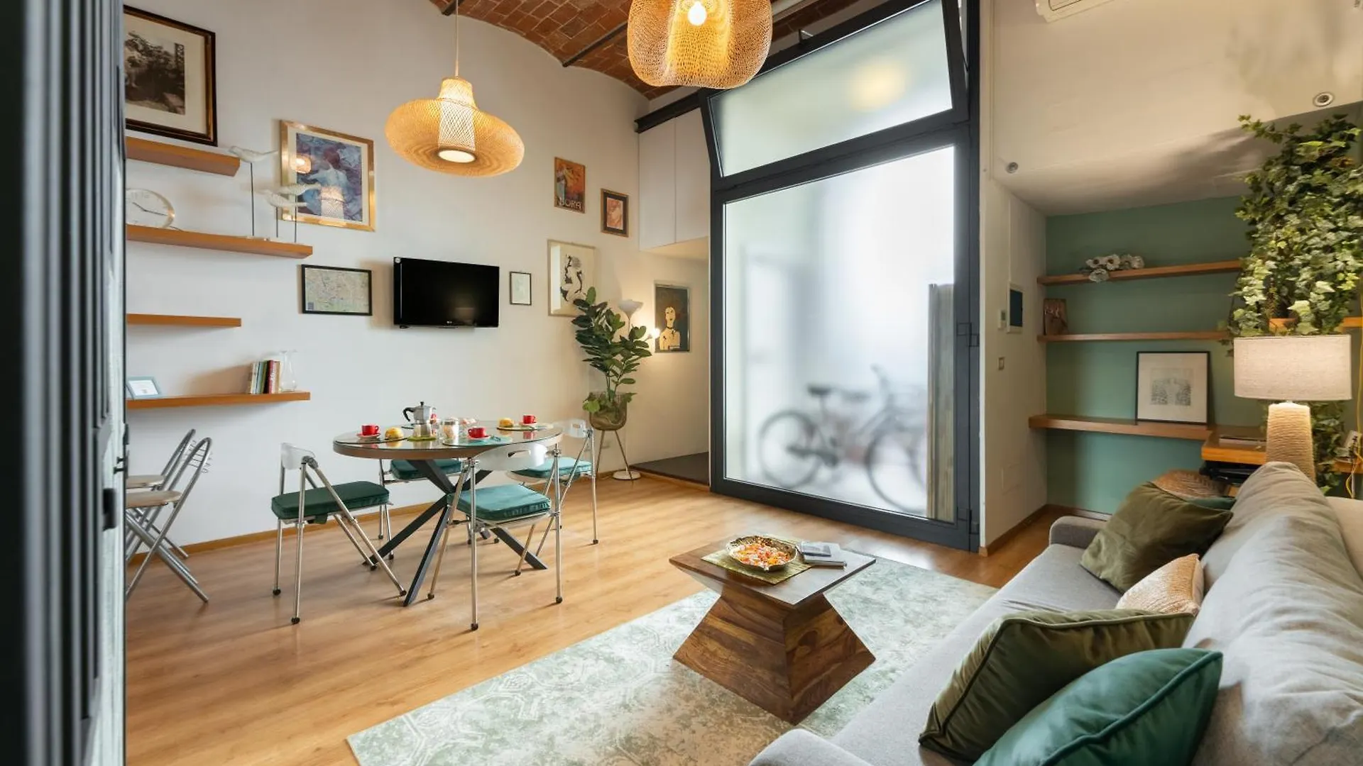 Metropolitan Loft: Florence City Center Base with Local Charm