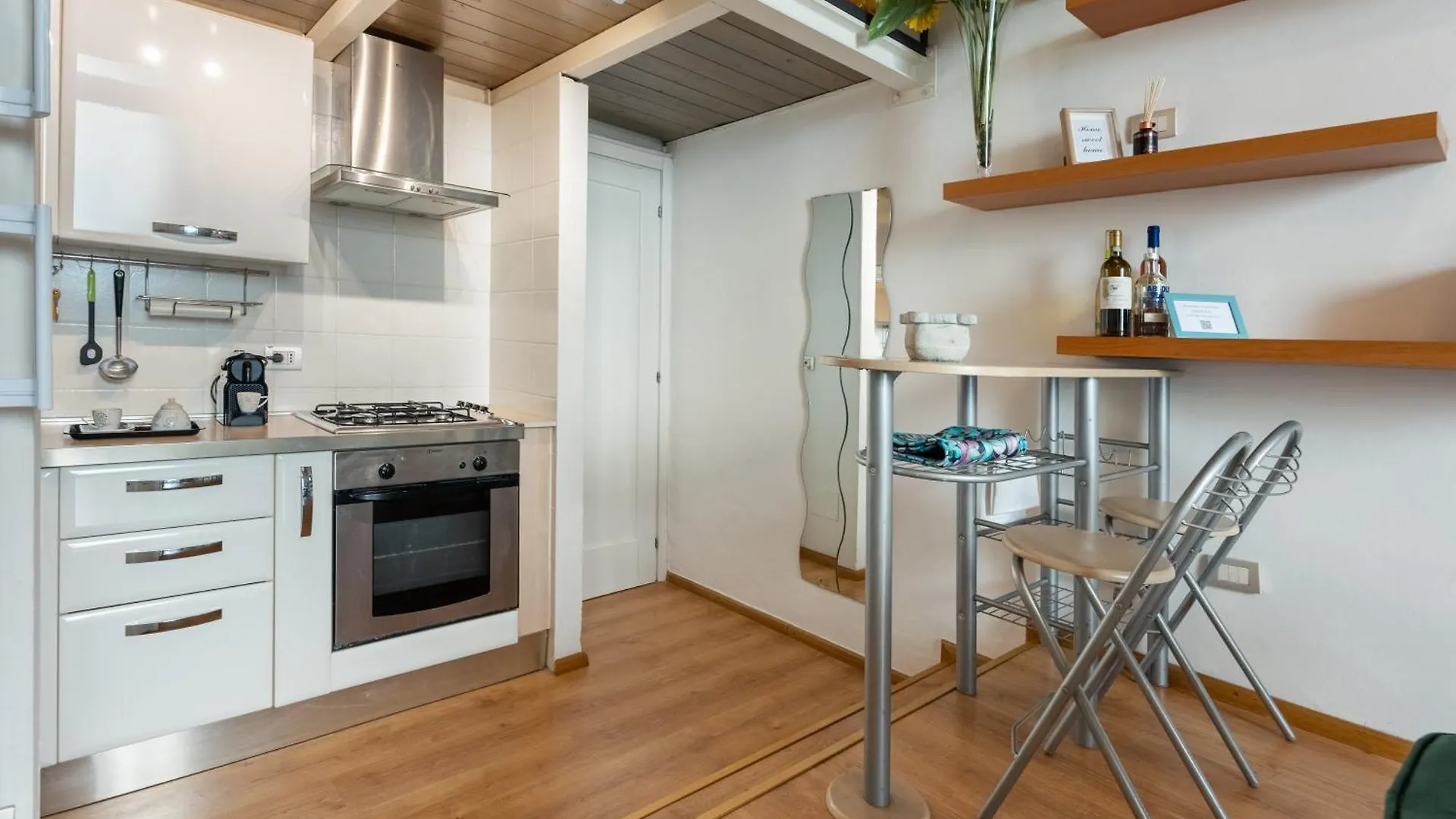 Apartment Metropolitan Loft: Florence City Center Base with Local Charm Italy